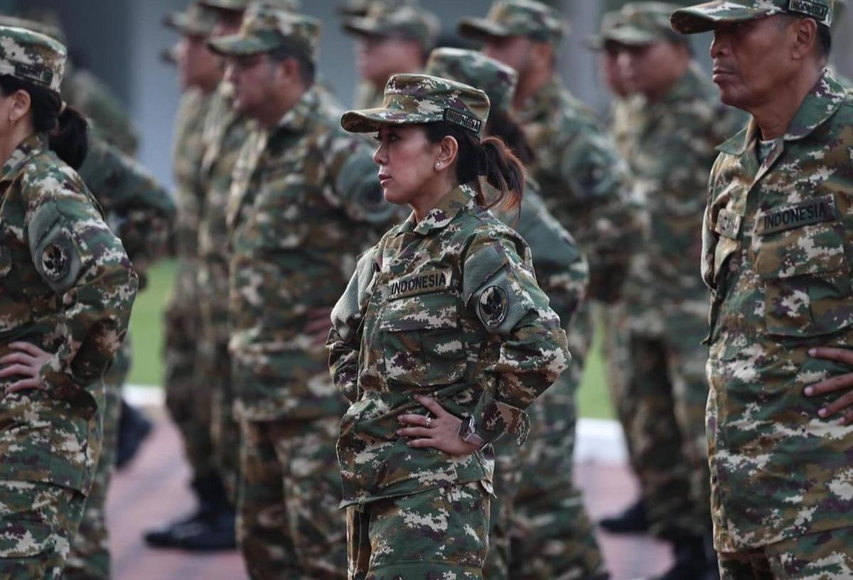 Penampilan Cantik Menteri Meutya