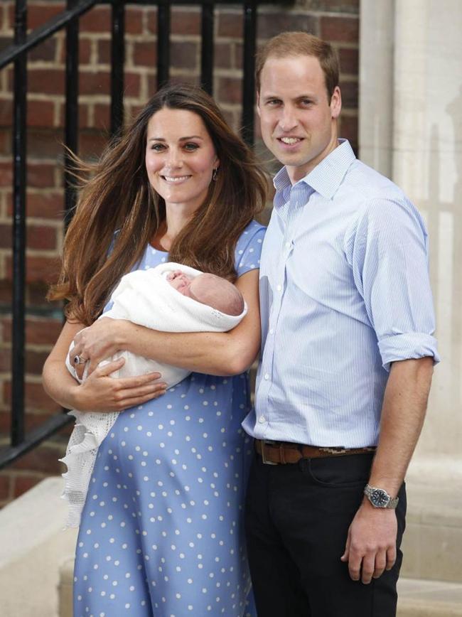 Kate Middleton setelah melahirkan Pangeran George./Copyright thesun.co.uk/PA Press Association