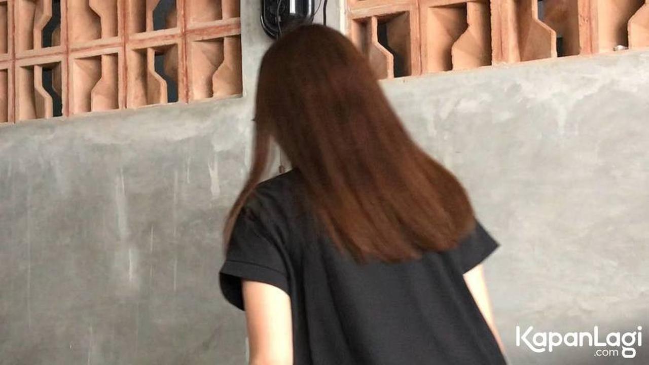 Meskipun dikejar-kejar untuk dimintai komentar lebih lanjut, Sarwendah tetap memilih untuk tidak memberikan jawaban apapun, sambil melangkah menuju mobilnya.