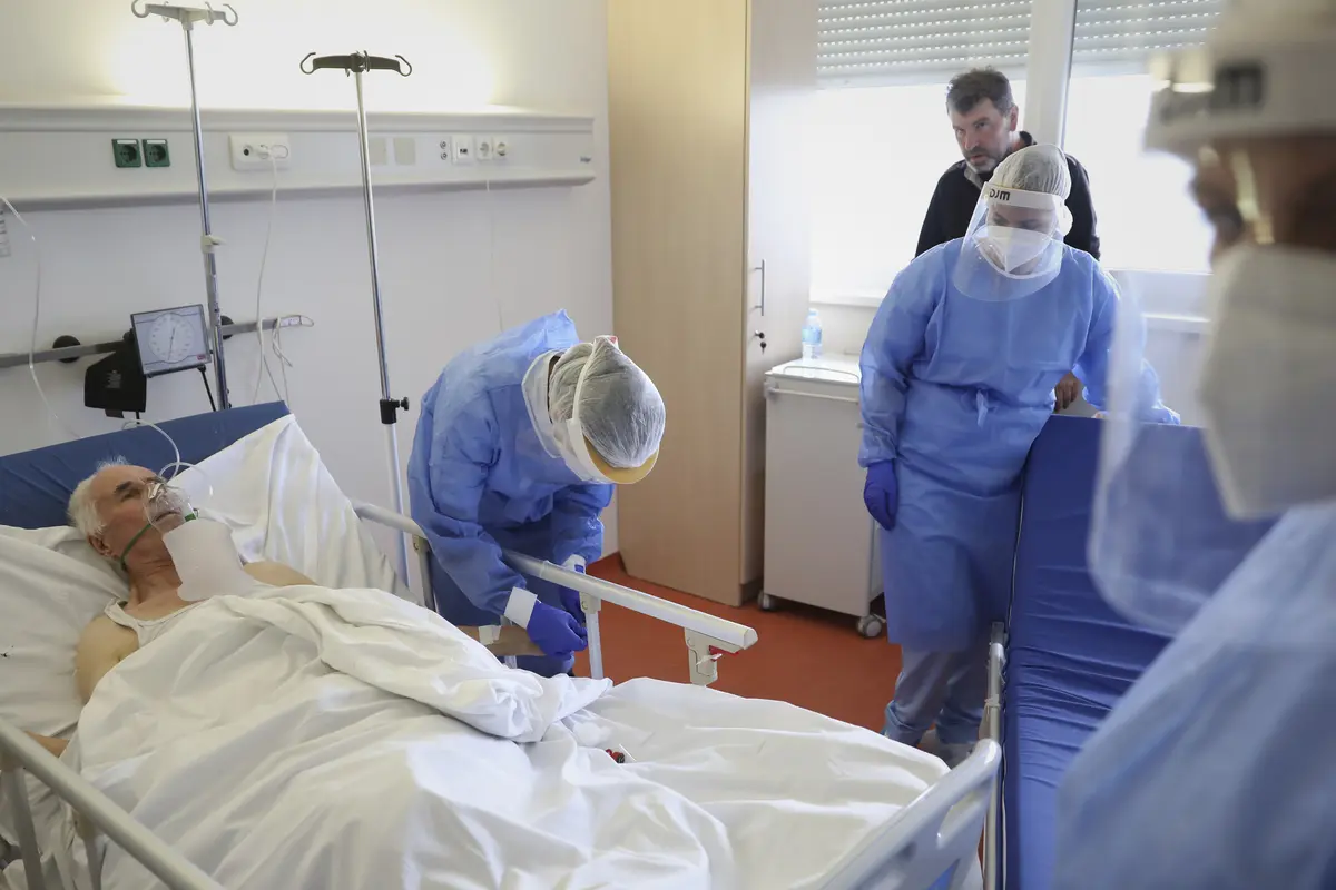 Dokter Bosnia bersiap untuk gelombang baru virus