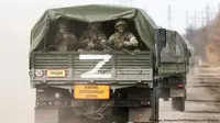 Simbol Z yang digunakan militer Rusia di Ukraina. (Tass)