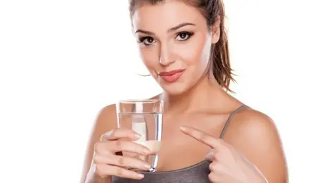 Apakah minum air hangat bisa menurunkan berat badan