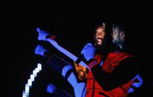 Will.I.am sulap iPad jadi topeng hidup