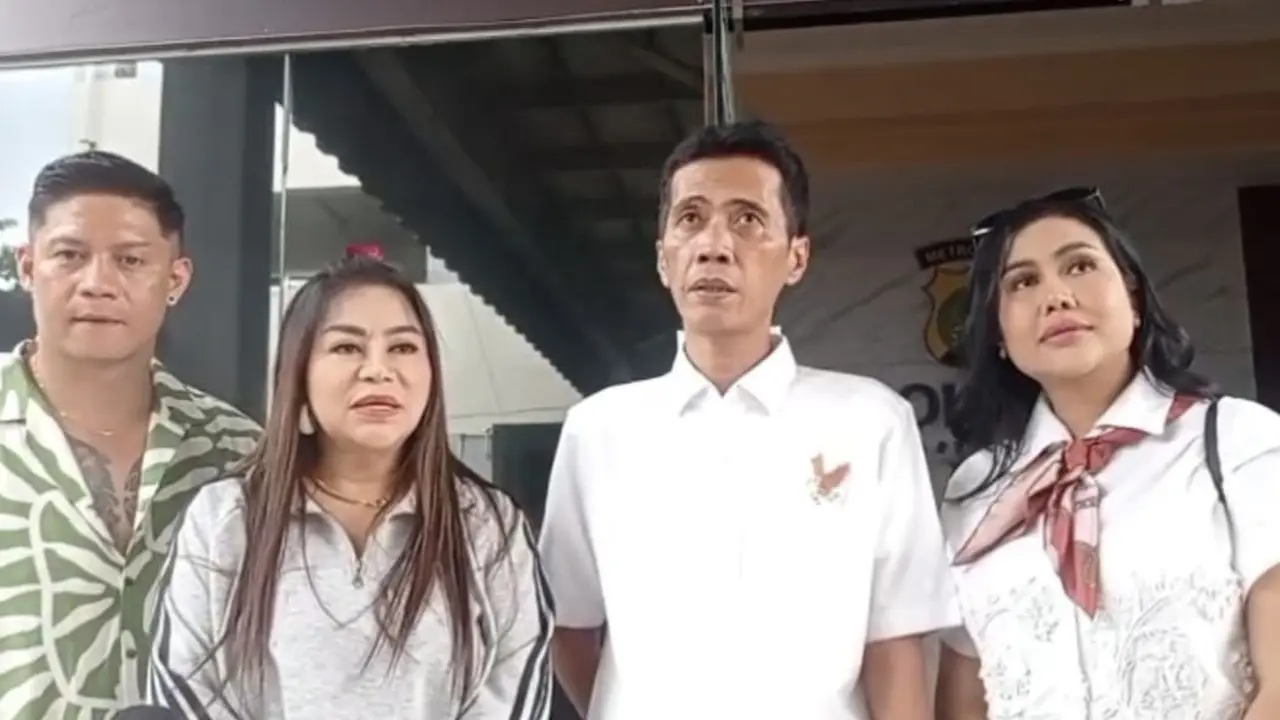 Annisa Bahar dan Ratu Meta