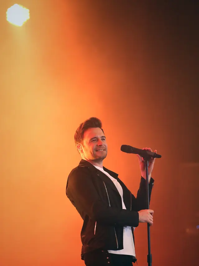 [Bintang] Shane Filan