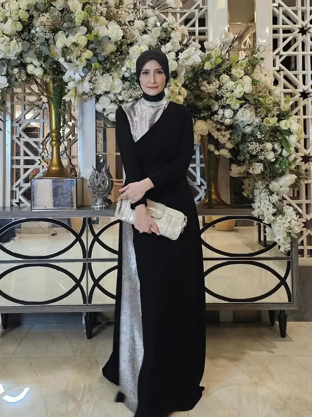 Model Dress Panjang Inneke Koesherawati (Foto: Instagram @innekekoes)