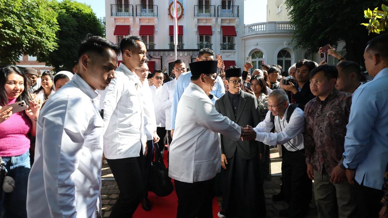 Diaspora Indonesia di Paris Bahagia Salat Iduladha Bersama Prabowo: Rasanya Seperti Kumpul dengan Keluarga Besar
