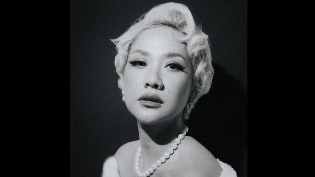 Potret BCL Tampil Glamor ala Marilyn Monroe