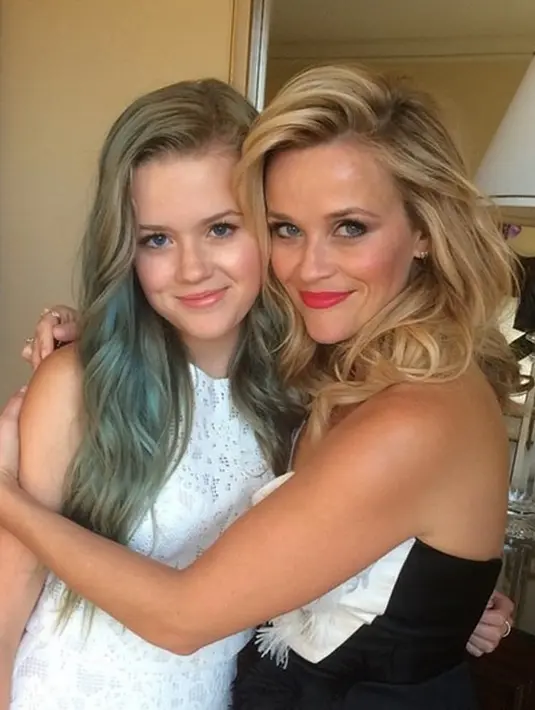 Reese Witherspoon dan Ava Elizabeth Phillippe. (via brightside.me)