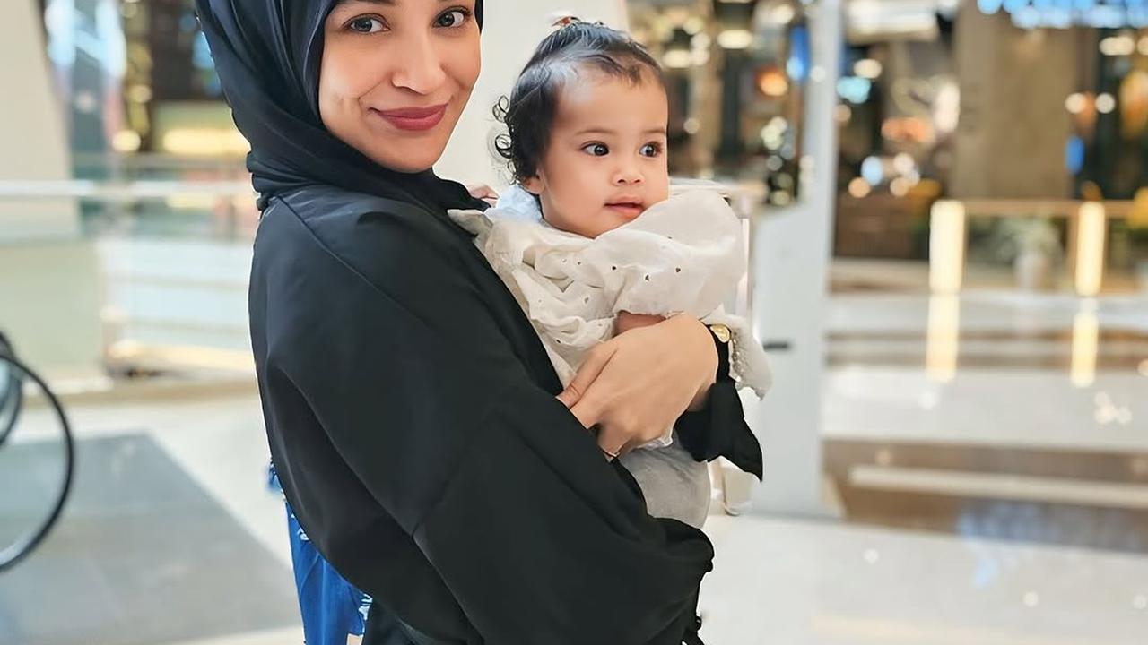 Momen Zaskia Sungkar Akhirnya Ungkap Wajah Baby Humaira ke Publik, Disebut Mirip dengan Masa Kecilnya