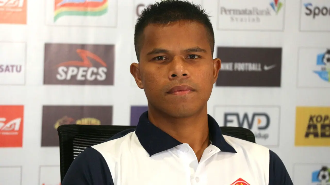 Kapten PS Tira, Manahati Lestusen, waspadai Persib Bandung (Liputan6.com / Kukuh Saokani)