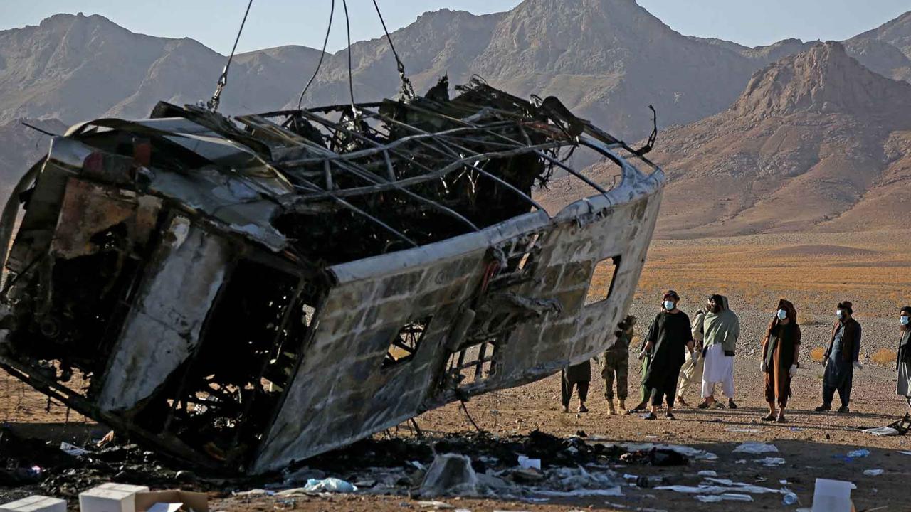 FOTO: Tragedi Maut di Herat, 79 Migran Afghanistan Tewas dalam Kecelakaan Bus
