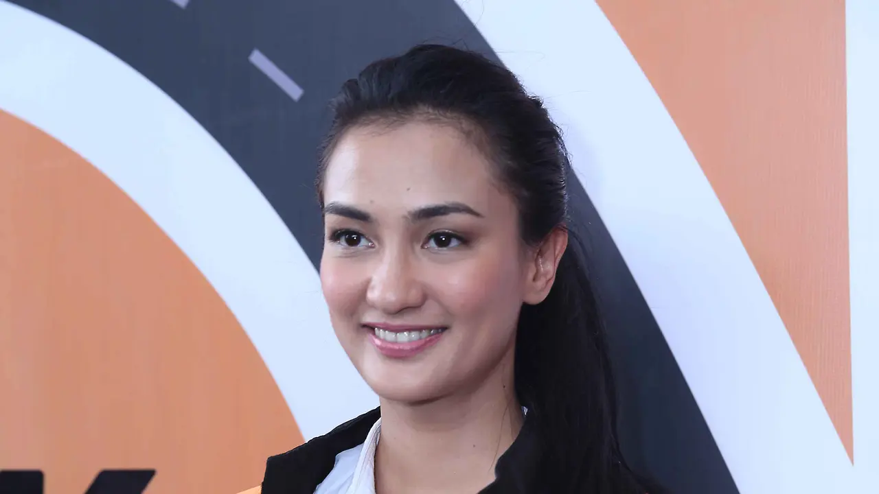 Atiqah Hasiholan