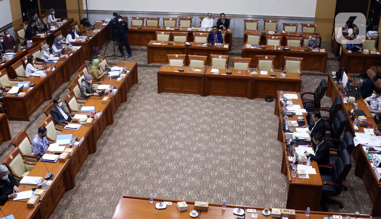 Suasana rapat kerja Menteri Hukum dan Hak Asasi Manusia Yasonna Laoly dengan DPR di Jakarta, Kamis (31/3/2022). Rapat terkait amandemen Undang-Undang No.35/2009 tentang Narkotika. (Liputan6.com/Angga Yuniar)