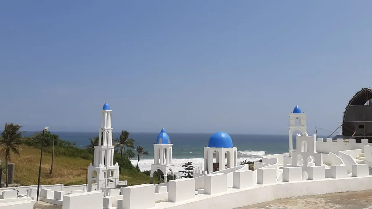 Karang Potong Ocean View, Berasa di Santorini Yunani Padahal di Pantai Selatan Jawa