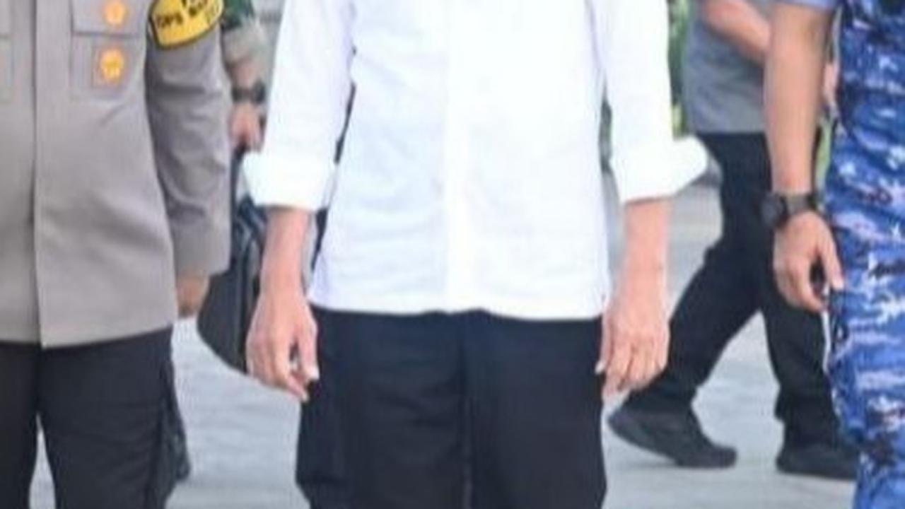 VIDEO: Jokowi Ngaku Kaget Lulusan S2 & S3 RI di Bawah 1 Persen Kalah dari Malaysia