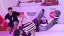 Freestyler Jepang, Sitz, berhasil menjadi juara tiga pada Asian Freestyle Football Championship 2015 di Pluit Mall, Jakarta, Minggu (15/11/2015). (Bola.com/Vitalis Yogi Trisna)