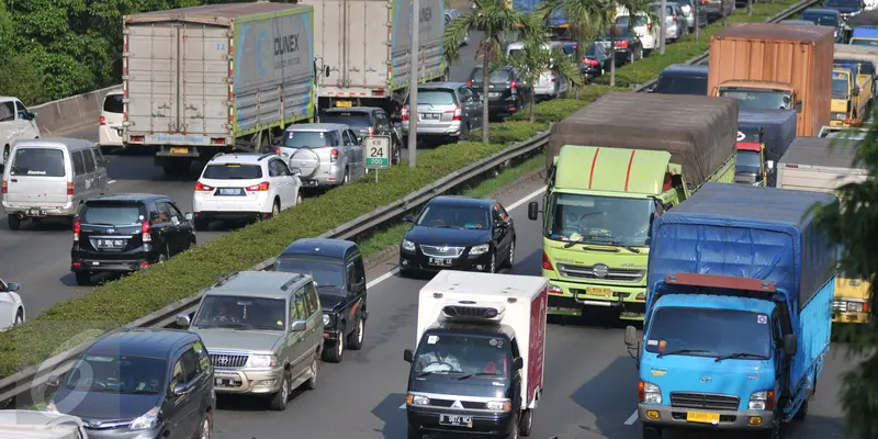 20151229-Antisipasi Kemacetan di Tahun Baru, Truk Dilarang Melitas