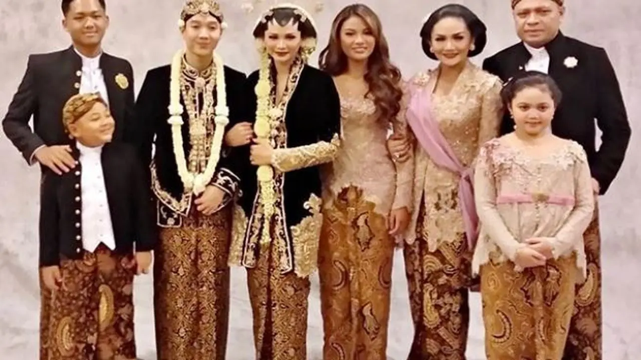 Krisdayanti (Foto: Instagram/@krisdayantilemos)