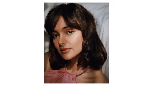 6 Potret Amanda Rawles dengan Gaya Rambut Berponi, Makin Terlihat Imut