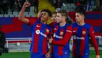 Laga Barcelona kontra Mallorca menjadi laga pembuka pekan ke-28 LaLiga 2023/2024 yang berlangsung di Olimpic Lluis Companys Stadium, Barcelona, Sabtu (9/3/2024) dini hari WIB. Kemenangan tipis 1-0 diraih Blaugrana lewat gol bocah 16 tahun, Lamine Yamal pada menit ke-73. Dengan hasil ini Barcelona sementara naik ke posisi runner-up dengan mengoleksi 61 poin mendekati Real Madrid di posisi puncak dengan 66 poin dan menggusur Girona yang belum bermain pada pekan ke-28. (AP Photo/Joan Monfort)