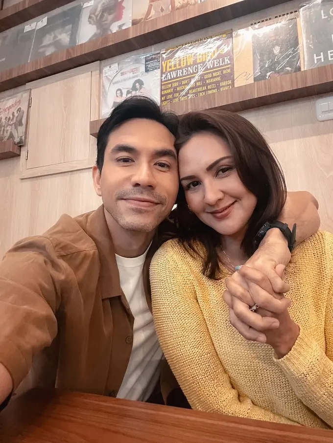 Gaya couple Darius dan Donna