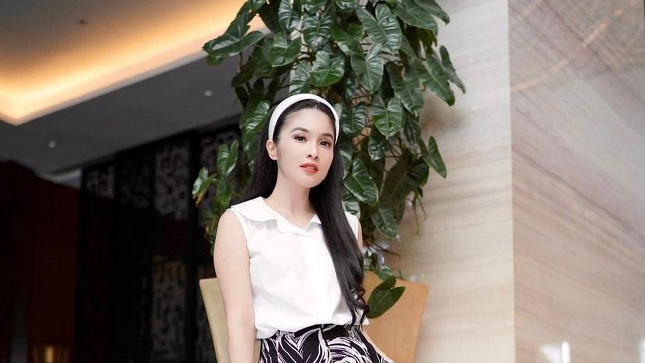 Sambut Natal, Ini 7 Potret Dekorasi Rumah Sandra Dewi Bertema White Christmas