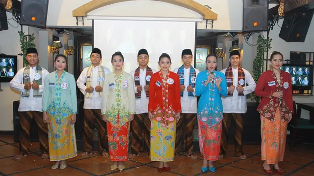 Abnon in Kebaya Encim
