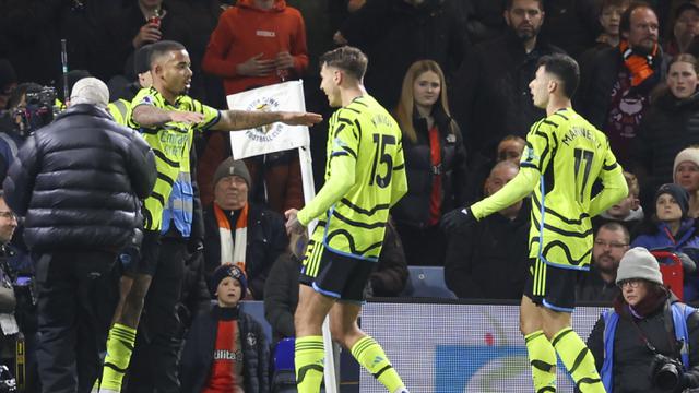 Foto: Drama 7 Gol, Arsenal Comeback dan Bungkam Luton Town untuk Kukuhkan Posisi di Puncak Klasemen Sementara Liga Inggris