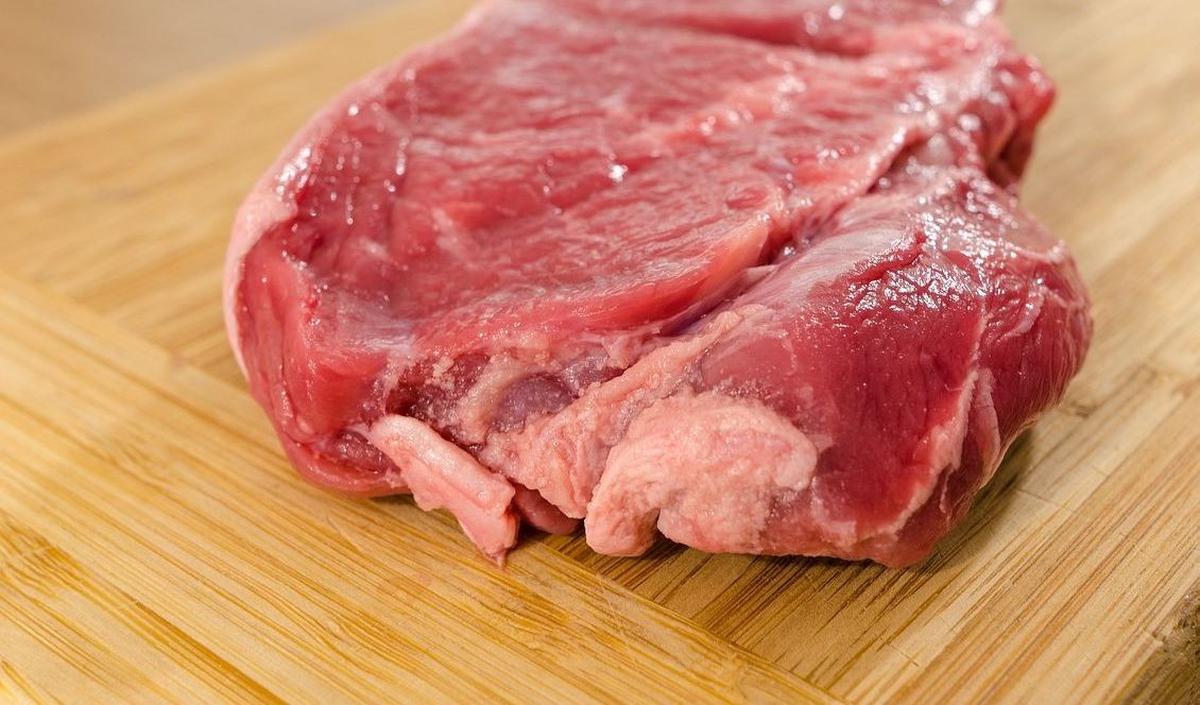 8. Batasi Konsumsi Daging