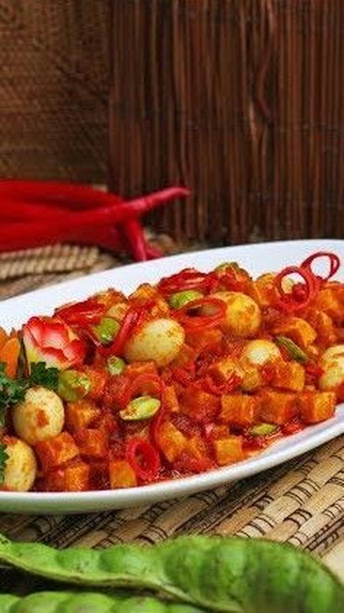 4. Sambal Goreng Kentang Telur Puyuh<br>