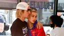 Sejak pertunangan cepat yang dilakukan pada Hailey Baldwin dan Justin Bieber, orang-orang langsung mempertanyakan kapan pernikahan keduanya. (James Devaney - Getty Images - Cosmopolitan)