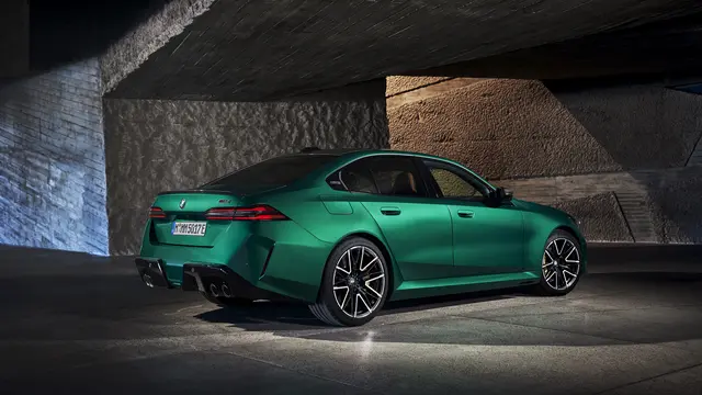 BMW M5 G90 2025