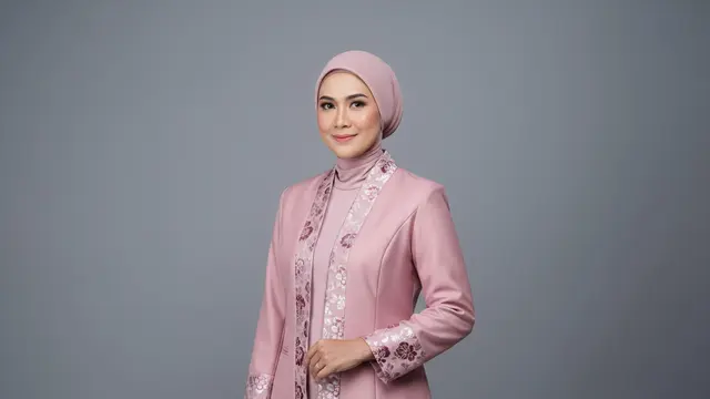 Warna Gamis Blazer Brokat Modis untuk Wanita 50 Tahun