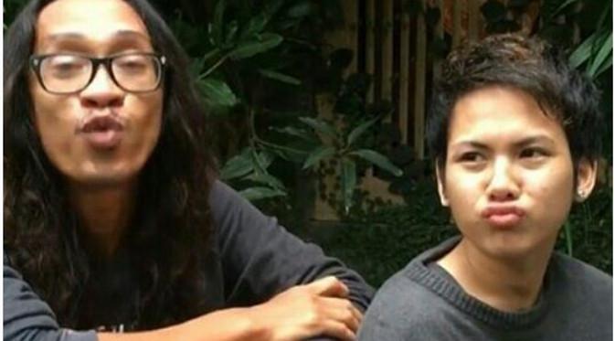 Seperti diketahui, Aming mengajukan talak pada Evelyn pada 3 Maret. Sidang perdana pasangan yang menikah sejak 4 Juni 2016 itu digelar pada 23 Maret 2017. (Instagram/amingevlyn)