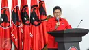 Sekjen PDIP Hasto Kristiyanto memberikan sambutan ketika pembukaan sekolah calon kepala daerah PDI Perjuangan di kantor DPP PDIP, Jakarta, Minggu (28/6/2015). (Liputan6.com/Yoppy Renato)
