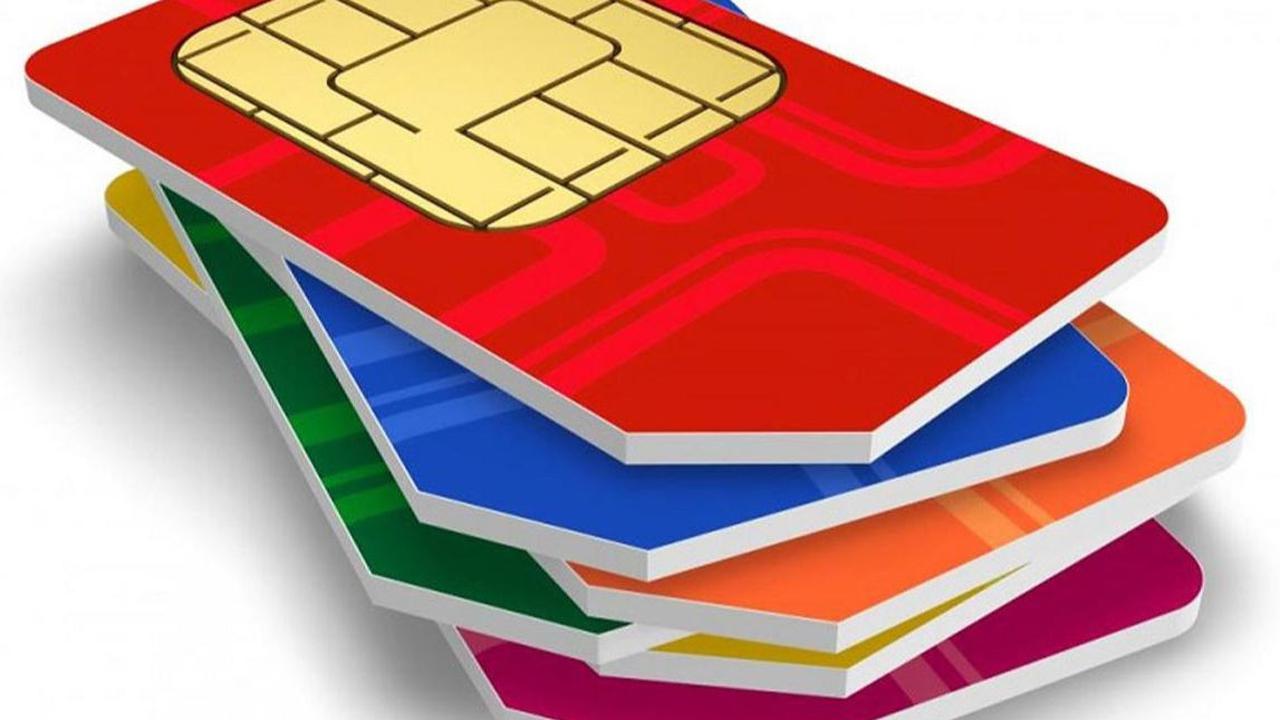 Kelemahan lainnya adalah sebuah protes dari seorang pengguna di X (sebelumnya dikenal dengan Twitter) bahwa pengguna belum dapat mengatur satu eSIM untuk panggilan dan satunya lagi untuk data seluler.