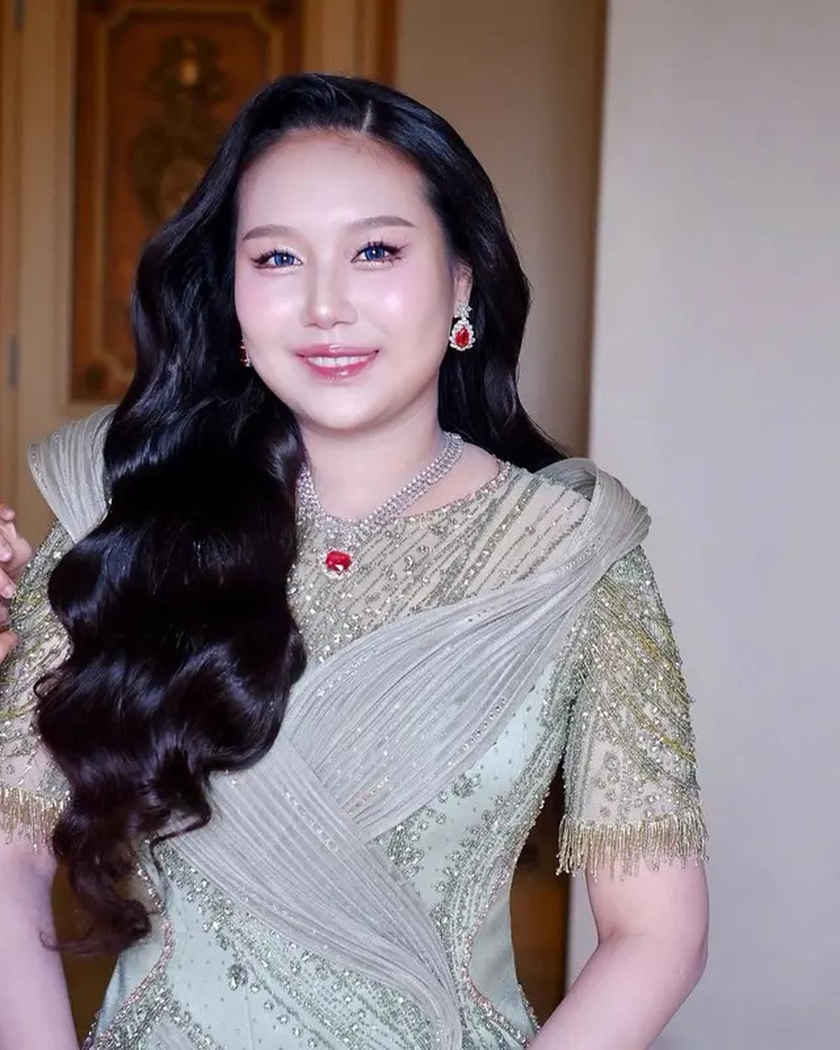 6 Potret Sisca Kohl di Sangjit Jessica Jane, Memukau dengan Soft Douyin Makeup