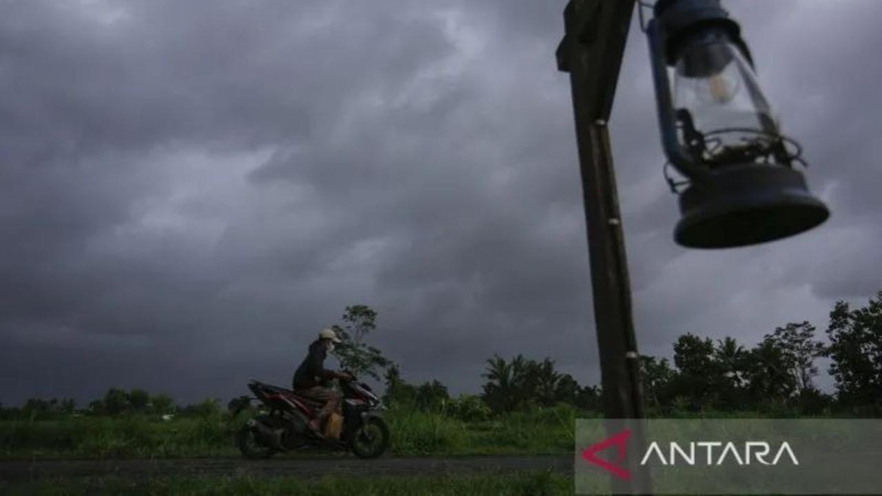 BMKG Ingatkan Warga Waspada Cuaca Ekstrem DIY Akibat Belokan Angin