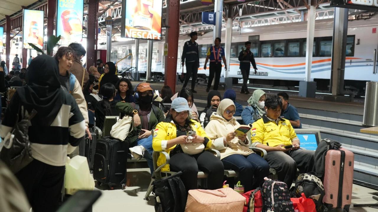 19 Penumpang Kereta Daop 4 Semarang Diturunkan Paksa, Ketahuan Merokok Dalam Kereta