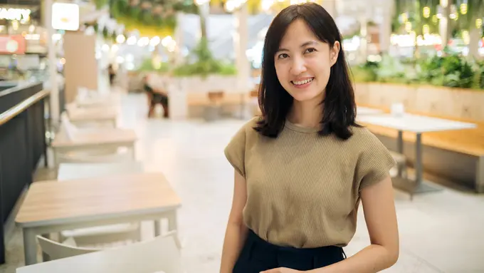 wanita agustus hidup yang tenang