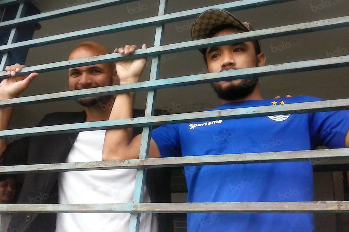 Sergio van Dijk dan Zulham Zamrun