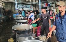 Jakarta Banjir, Kemensos Dirikan Dapur Umum Sajikan 12.360 Box Makanan Per-Hari