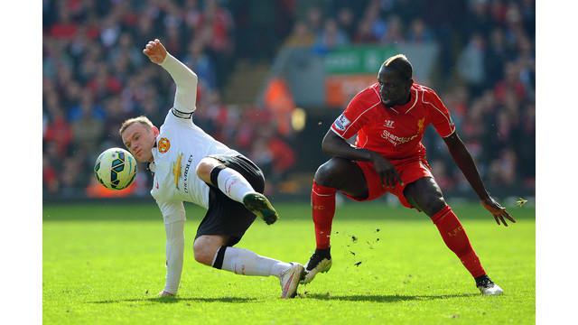10 gol tak terlupakan kelas dunia yang terjadi di laga klasik Premier League antara Liverpool vs Manchester United dari masa ke masa.