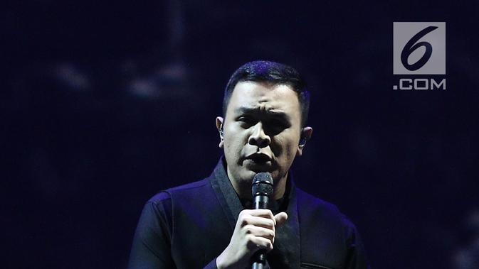 Lirik Lagu: Tukar Jiwa, Cara Unik Tulus Temukan Solusi - ShowBiz