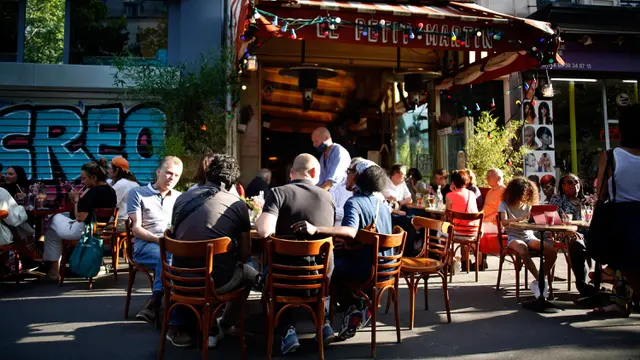 Kafe dan Restoran di Paris Kembali Ramai Pengunjung