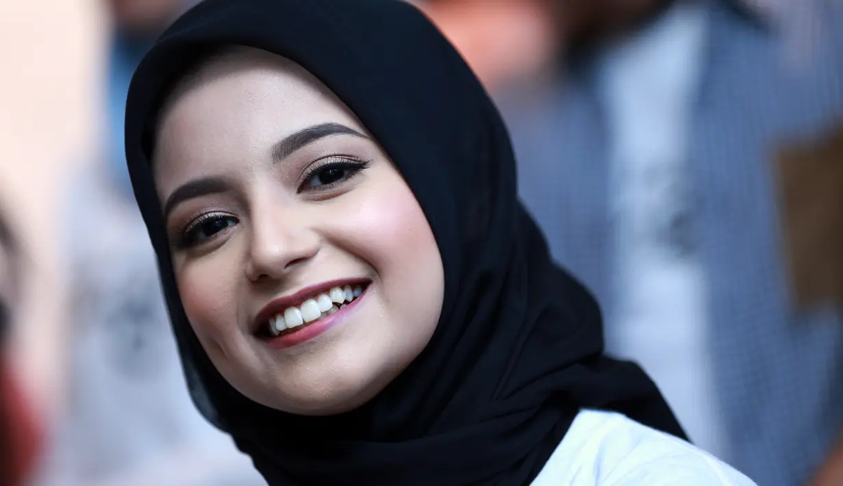 Pemeran utama perempuan Elyzia Mulachela, saat prescon mengatakan bahwa film ini disambut antusias oleh masyarakat Lombok dan pemerintah daerahnya. (Adrian Putra/Bintang.com)