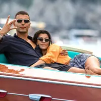 Kourtney Kardashian dan Younes Bendjima dikabarkan telah mengakhiri hubungan mereka. (E! News)