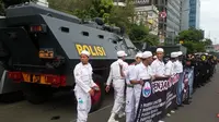 Ahok Datang, Massa di Depan Gedung PN Teriakkan Yel-Yel