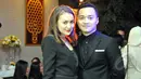 Rianty Catwright dan suami saat menghadiri `Thank Goodness It’s Weekend Party` yang berlangsung di Magnum Cafe, Grand Indonesia, pada Jumat (6/2/2015).(Liputan6.com/Panji Diksana)